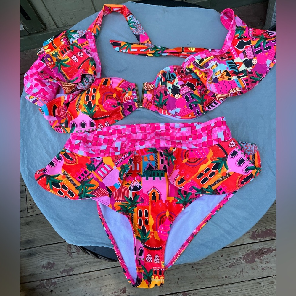 Fun sleeved - Vibrant Pink women’s Swim Set size large